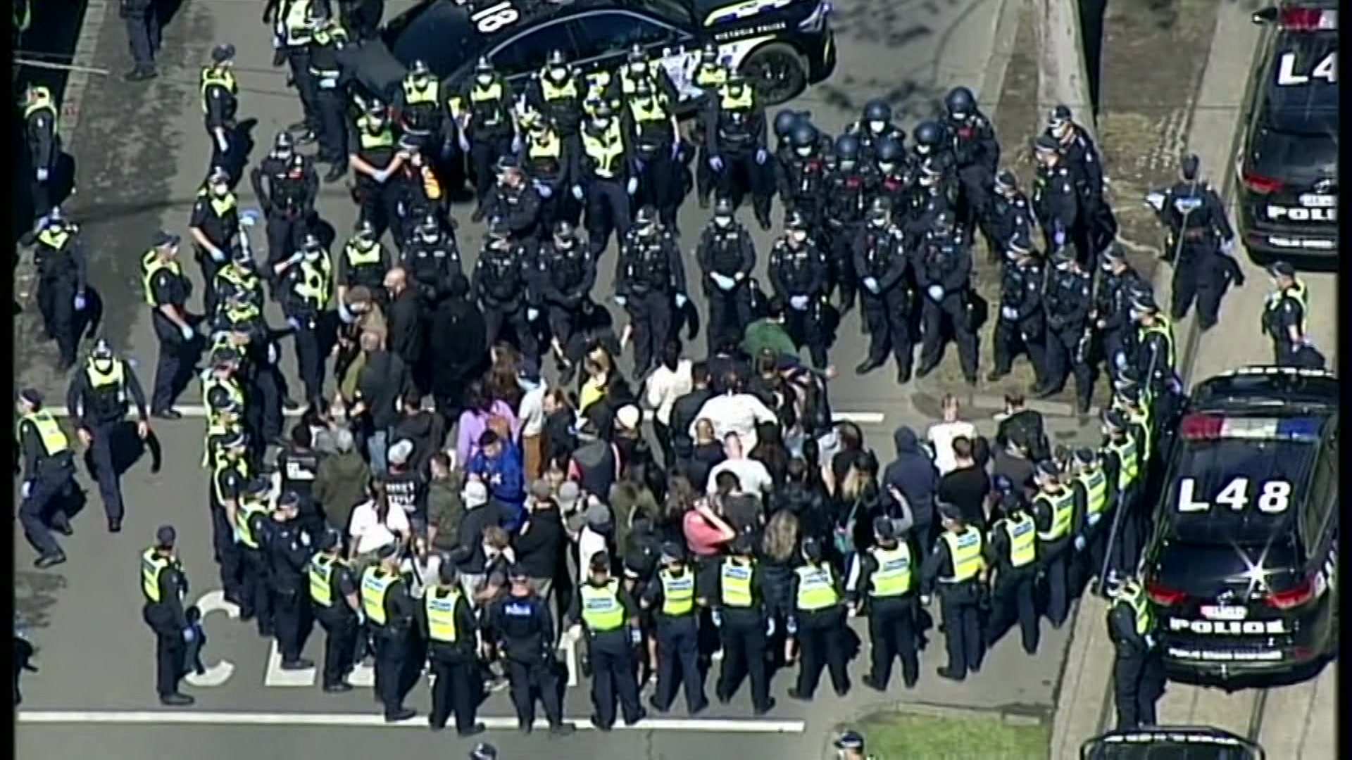 People Protesting Against Coronavirus Lockdown Arrested In Melbourne ...