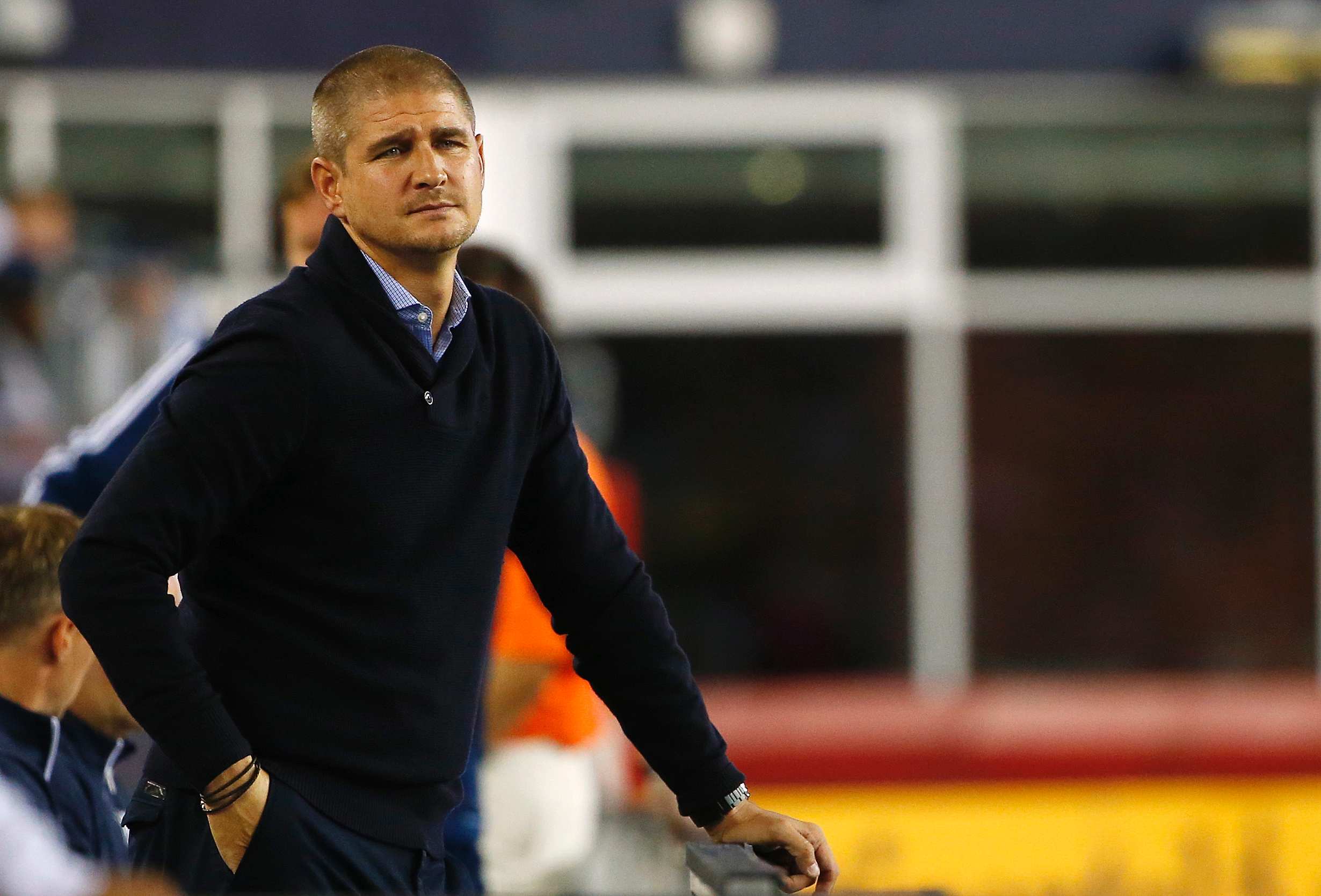 Newcastle Jets Coach Carl Robinson Joins Rival Western Sydney Wanderers As Dire Financial State Laid Bare Abc News