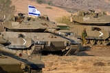 驻扎在黎巴嫩边境附近的以色列坦克