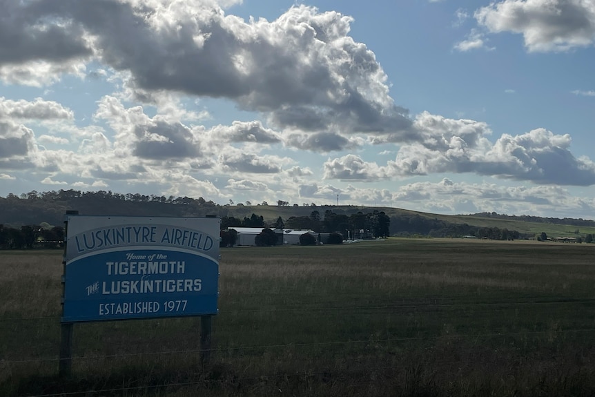 Luskintyre Airfield sign