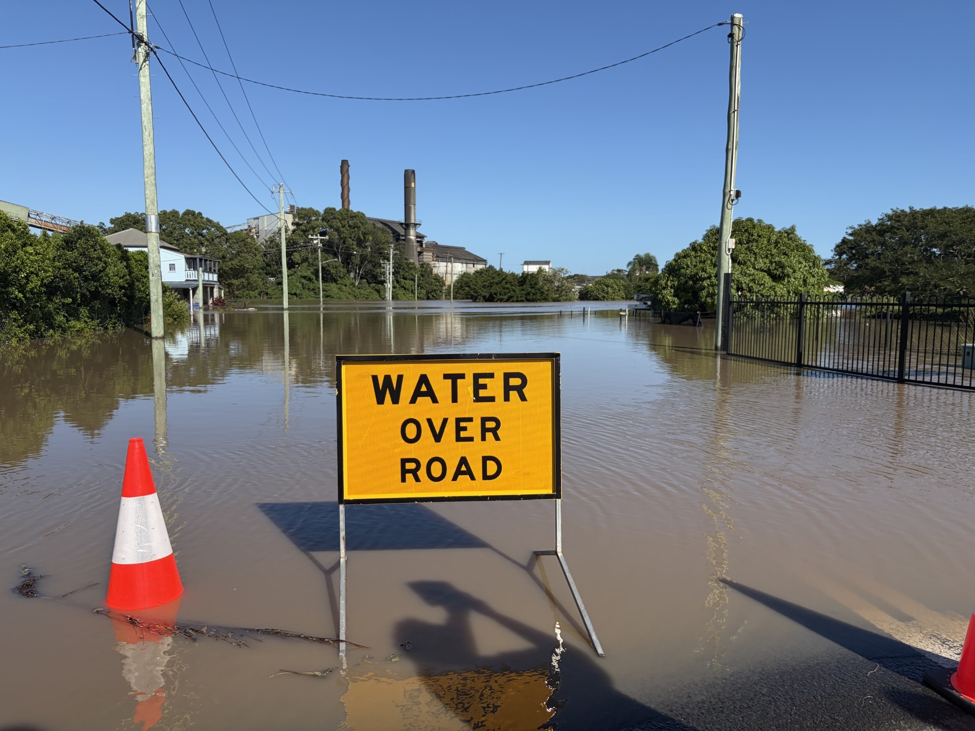 Live: Roads cut off, homes without power as Bundaberg flood peak approaches