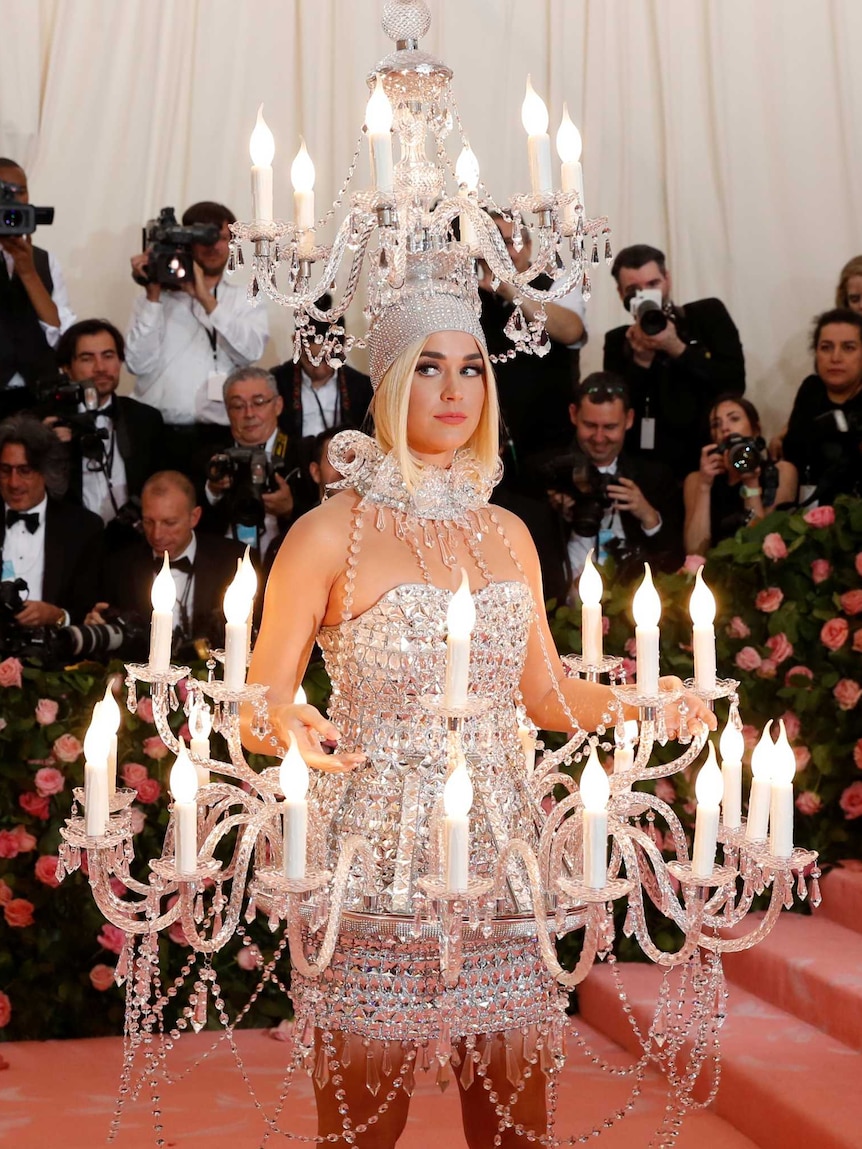 Katy Perry dressed as a chandelier