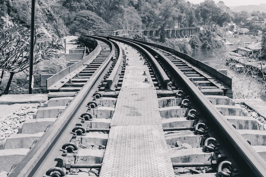 A railway along the water