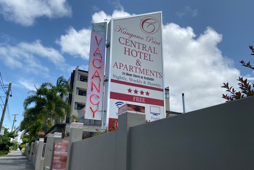 An exterior shot of the older kangaroo point central hotel motel