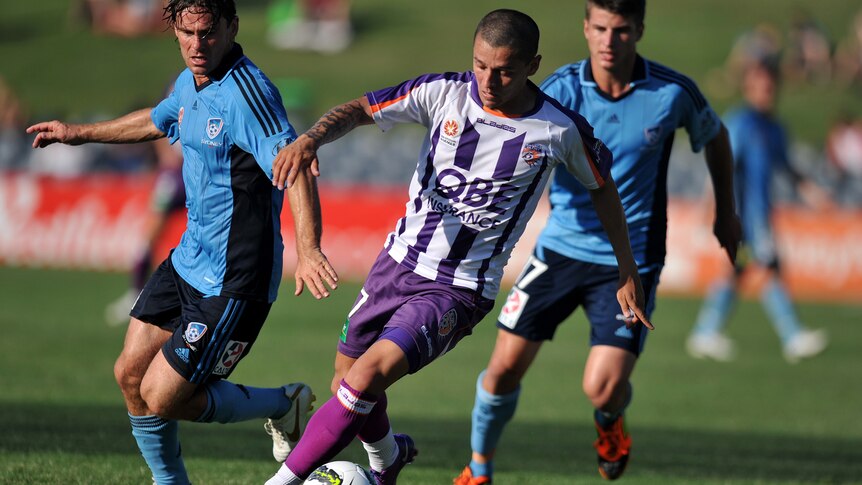 Sydney FC and Perth battle out a draw