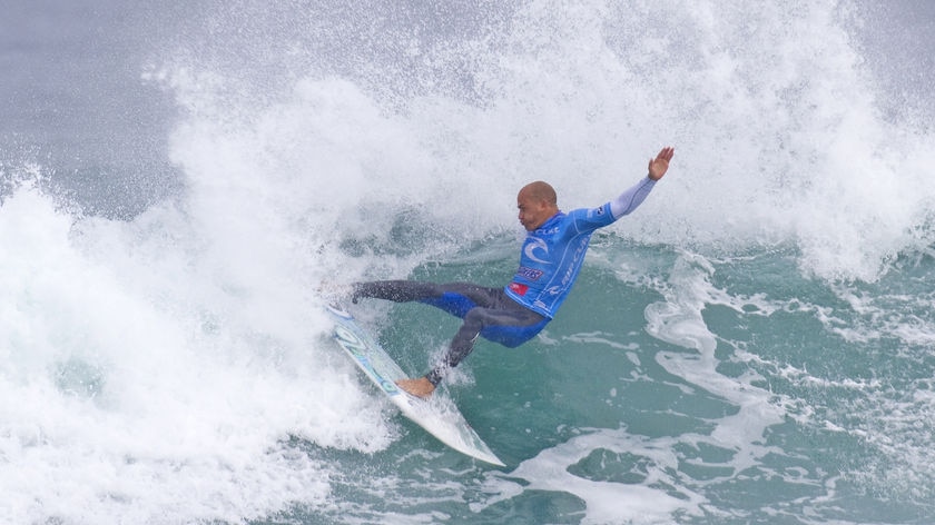 Slater dominates in Rip Curl Pro final