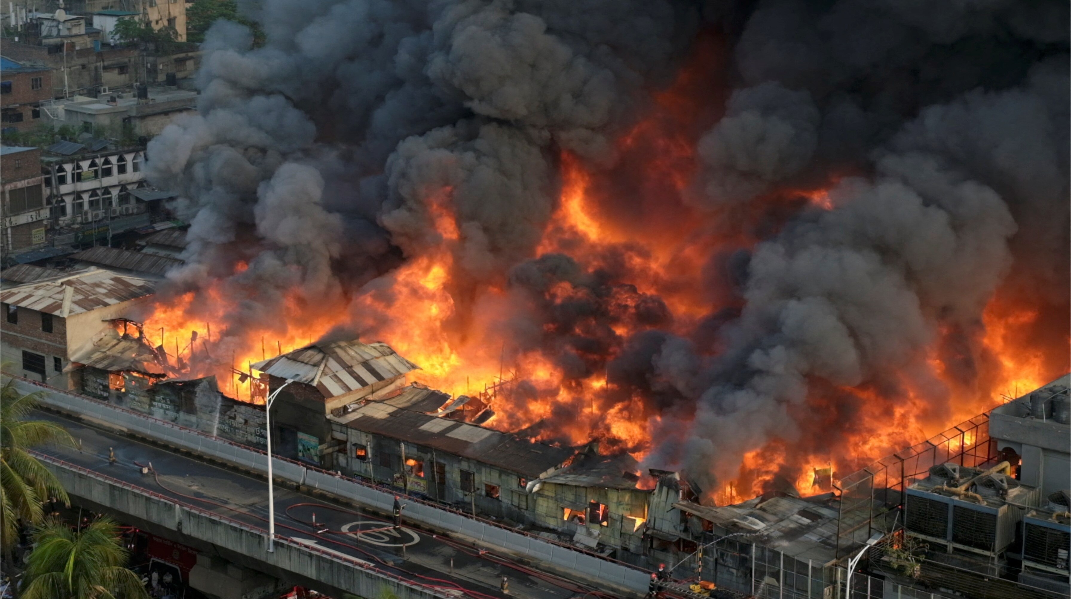 Fire detroys thousands of stores at shopping complex in the Bangladesh capital of Dhaka - Vimarsana News