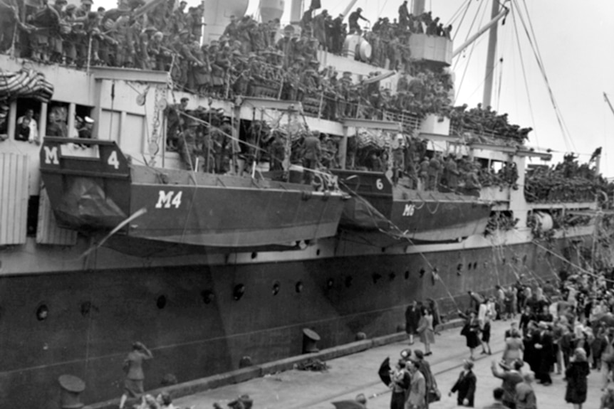 HMAS Manoora in Sydney