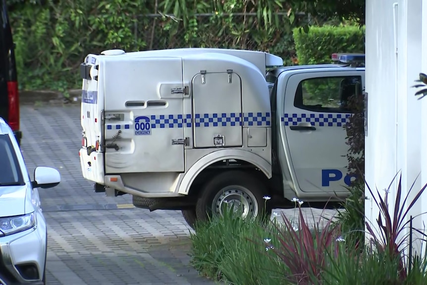 police vehicle outside st lucy's school in wahroonga