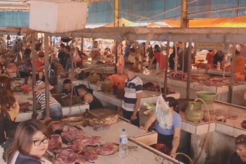 People shopping at Extreme Market in North Sulawesi