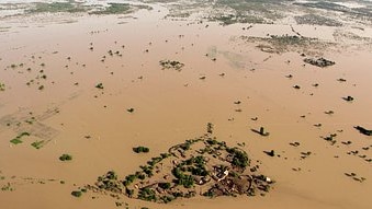 Floodwaters spreading for hundreds of kilometres in Sindh, Pakistan, on August 12, 2010. (Getty Images: Paula Bronstein)