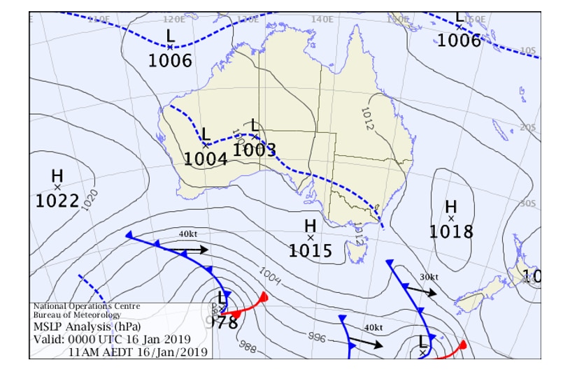 synoptic map of Australia. High pressure system to the east and through going across Australia.