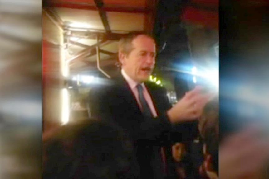 Bill Shorten speaks to supporters in a Sydney pub.