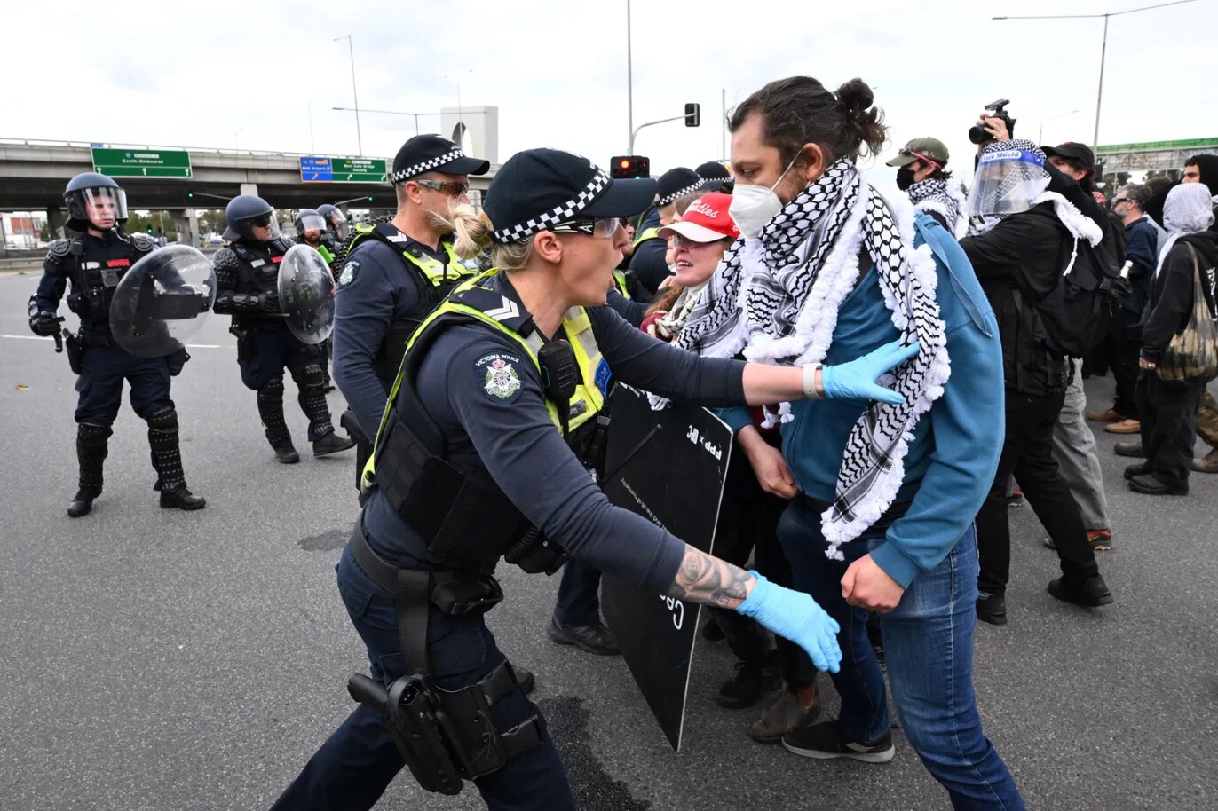 cover of episode Here's what went down at the defence expo protests
