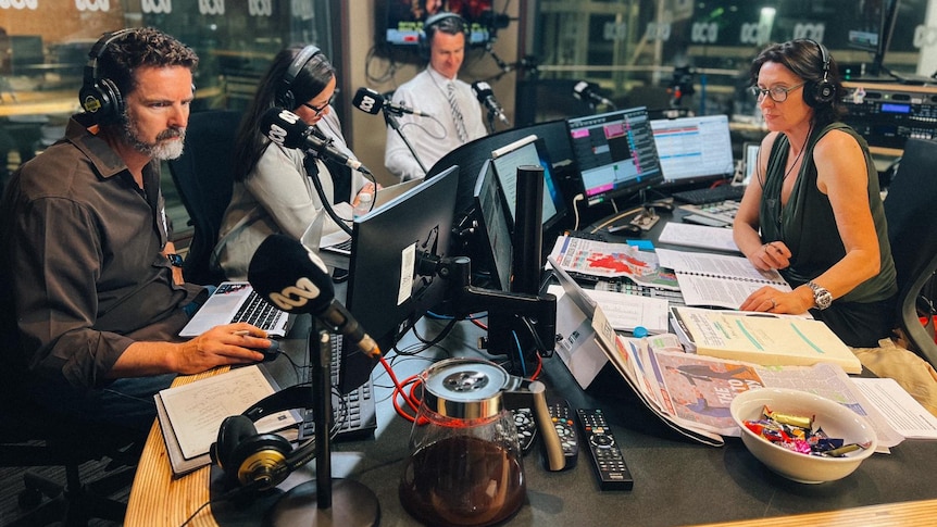 Virginia Trioli and the expert panel for the 2022 Victorian State Election broadcast.