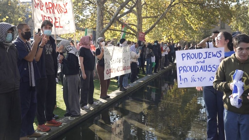 Pro-Israel and pro-Palestinian supporters face off on Australian university campuses