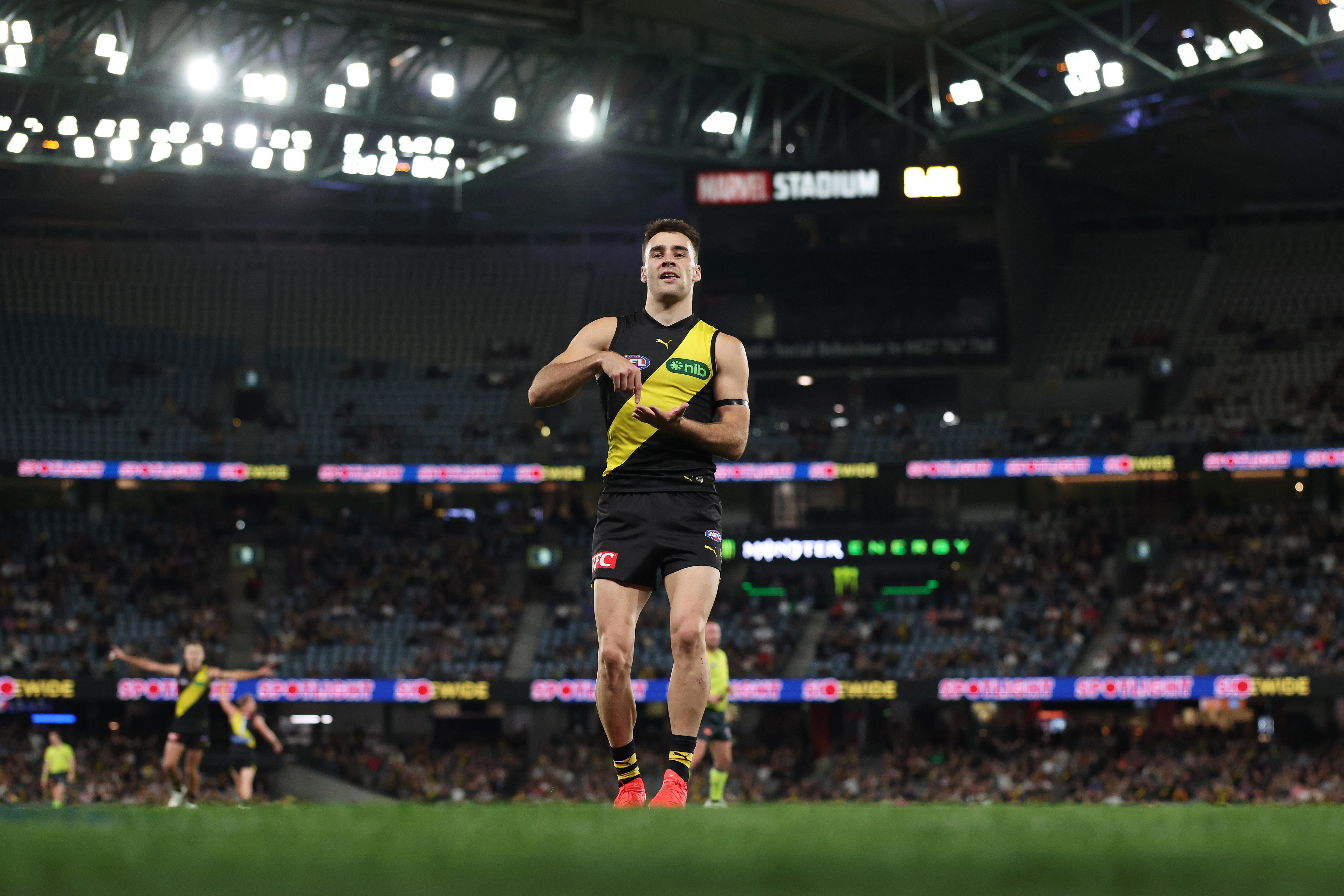 Fremantle's Patrick Voss fails at AFL tribunal to reduce ban for strike ...