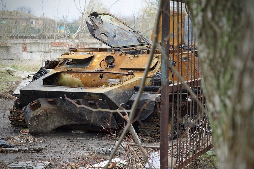 一辆被烧毁的俄罗斯运兵车。