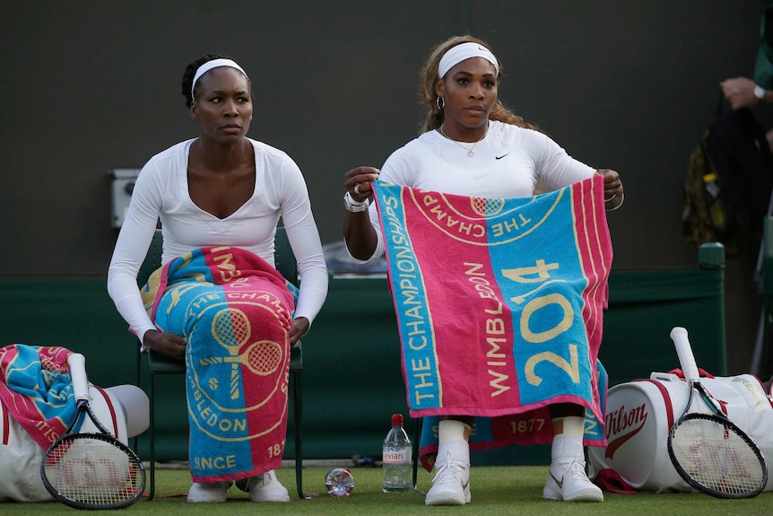 Illness withdrawal ... Serena Williams (R)