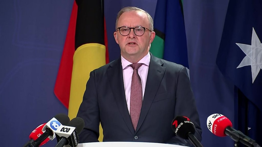 'Australians have the right to know': PM Albanese on missing cabinet documents