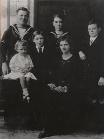 Abel Seaman Thomas Bull pictured with his family