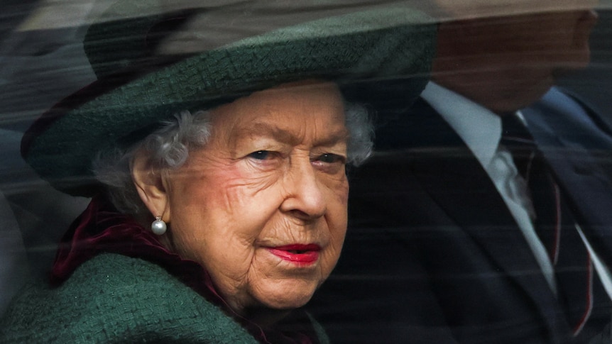 La reine Elizabeth II sous contrôle médical, les médecins inquiets pour sa santé