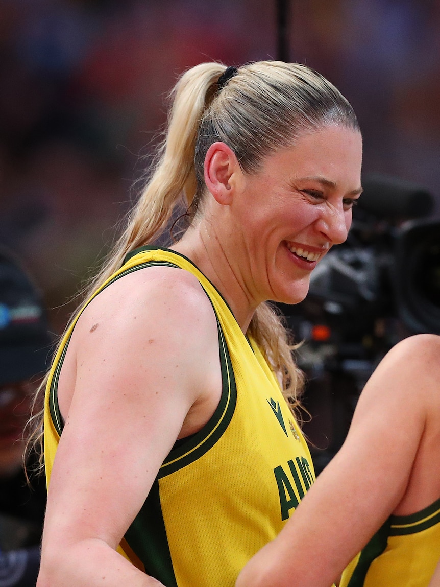 'You can't script it any better': Lauren Jackson delivers one last time in her Opals farewell