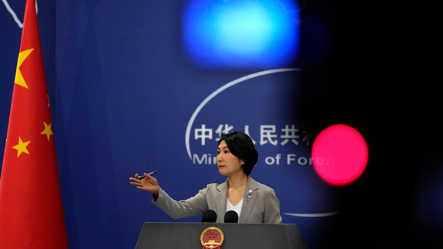 毛宁主持中国外交部例行记者会。