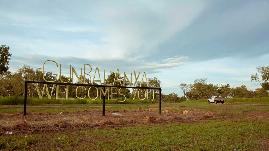 'Gunbalanya welcomes you' sign