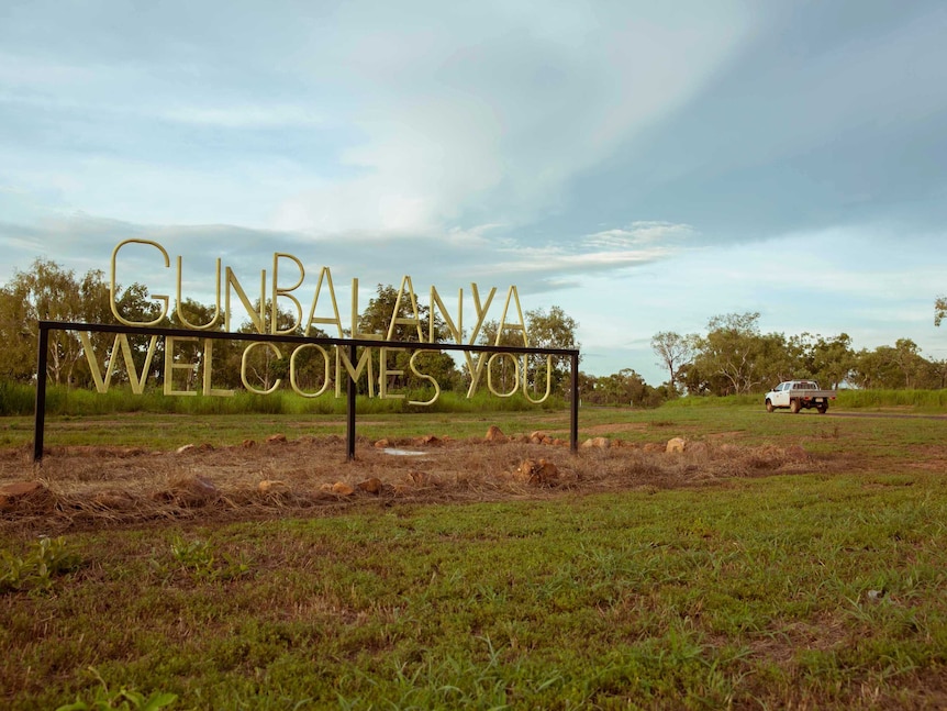 'Gunbalanya welcomes you' sign