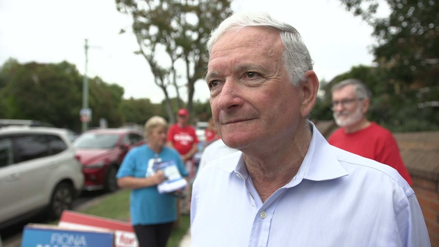 Nick Greiner, Liberal Federal President, on the campaign trail