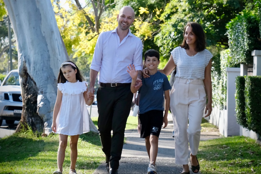 Simon Kennedy with family 130424