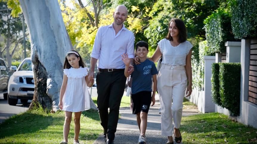 Simon Kennedy with family 130424