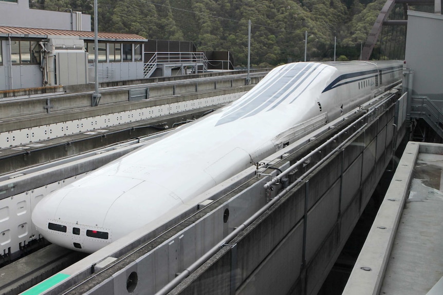 Tren maglev de Japón.jpg