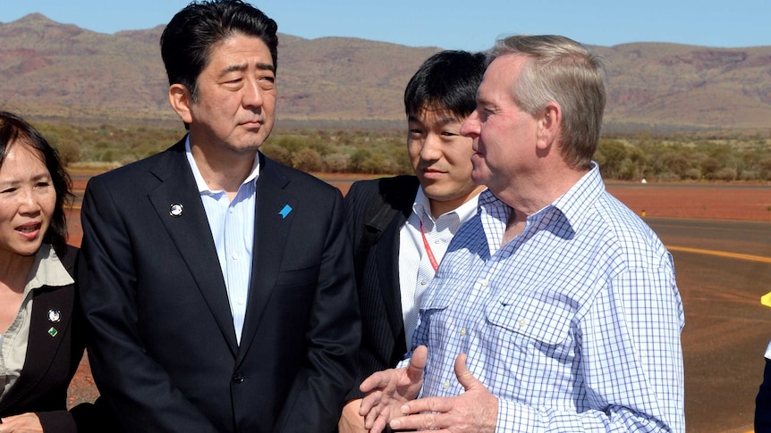 Prime Minister of Japan Shinzo Abe and WA Premier Colin Barnett in the Pilbara.