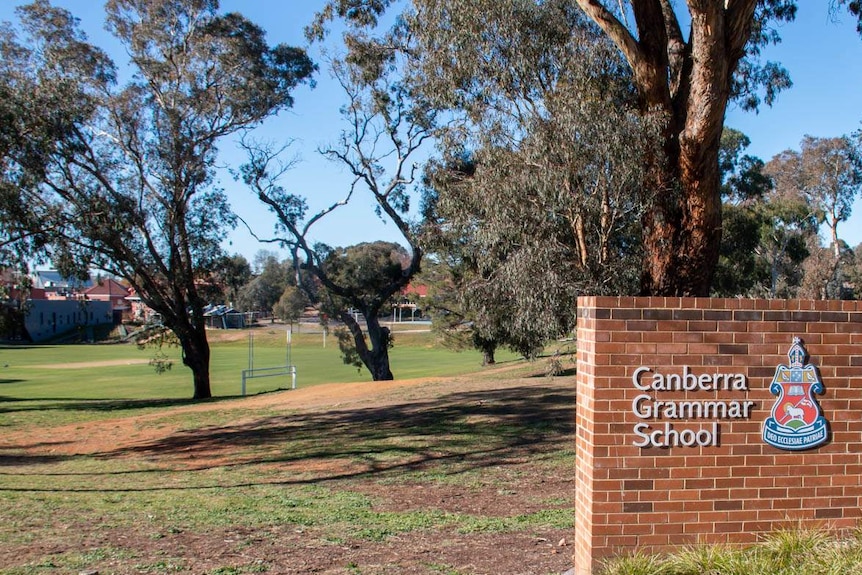 Canberra Grammar school sign.