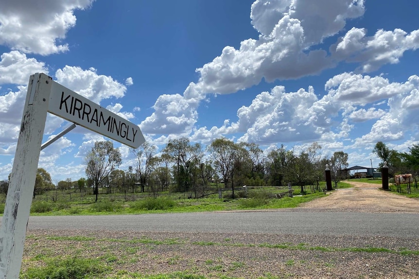 A sign in the countryside that says Kirramingly