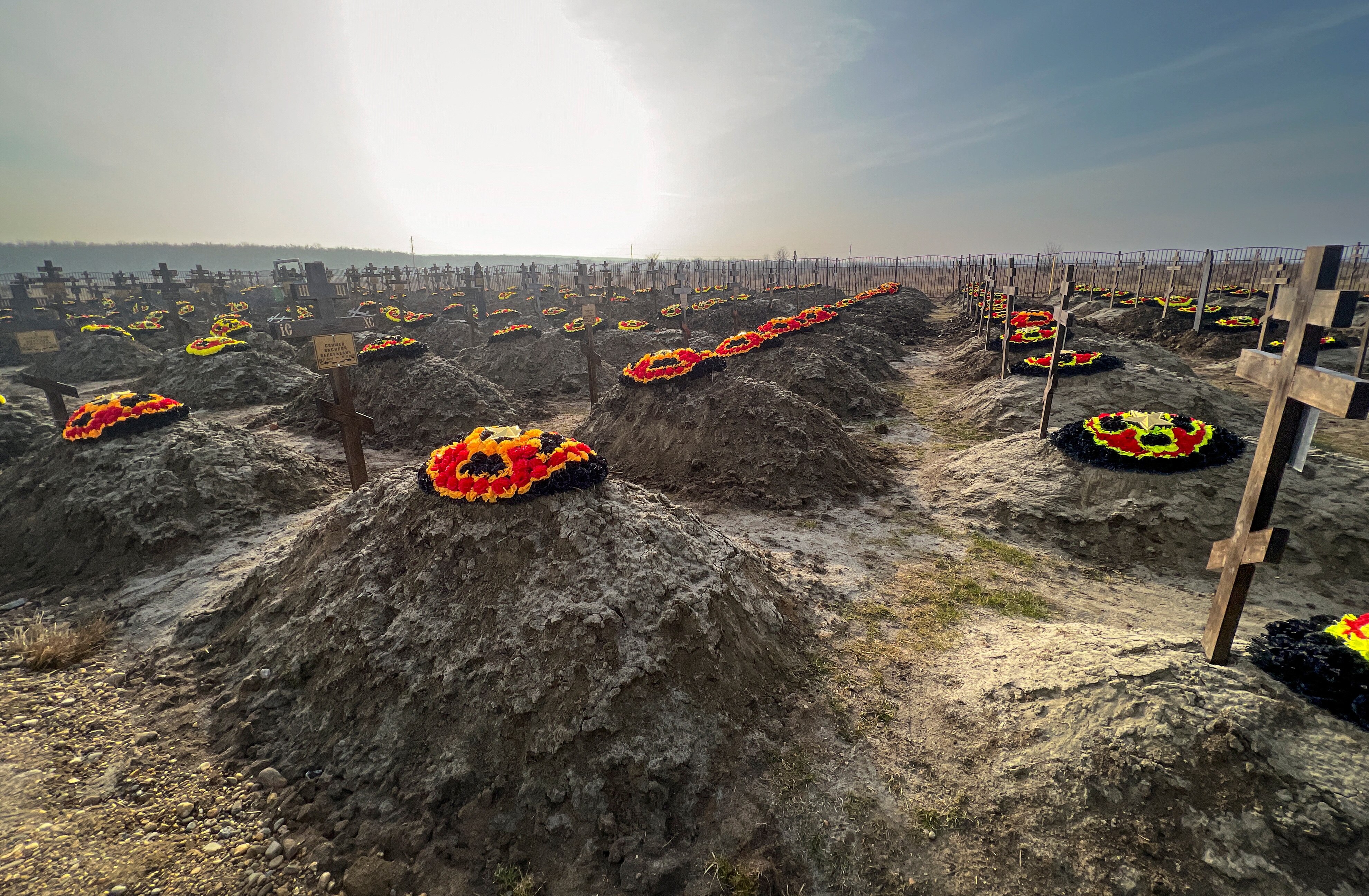 Горячий ключ кладбище вагнер чвк фото Мэр Горячего Ключа запретил хоронить бойцов ЧВК "Вагнер" на кладбище в станице Б