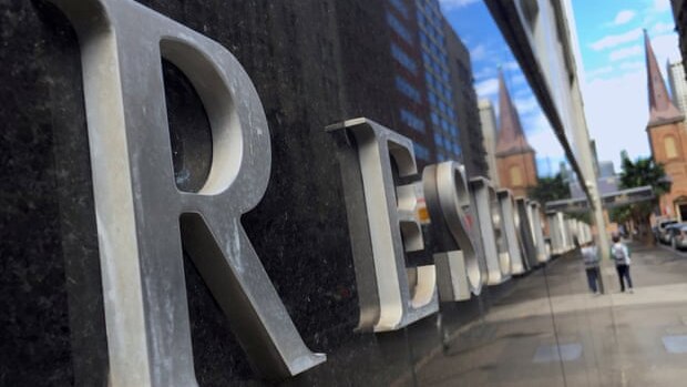 An image of the Reserve bank sign in Martin Place, Sydney