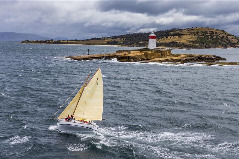 Maluka of Kermandie sails past the Iron Pot Lighthouse