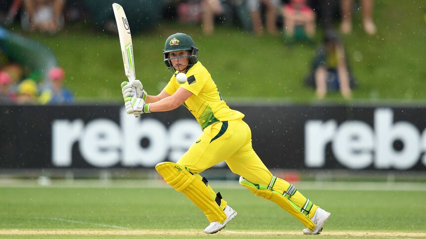 Alyssa Healy bats for Australia