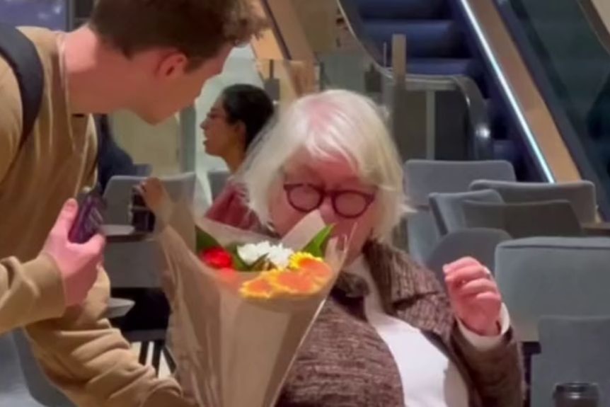 Melbourne woman given flowers in TikTok trend