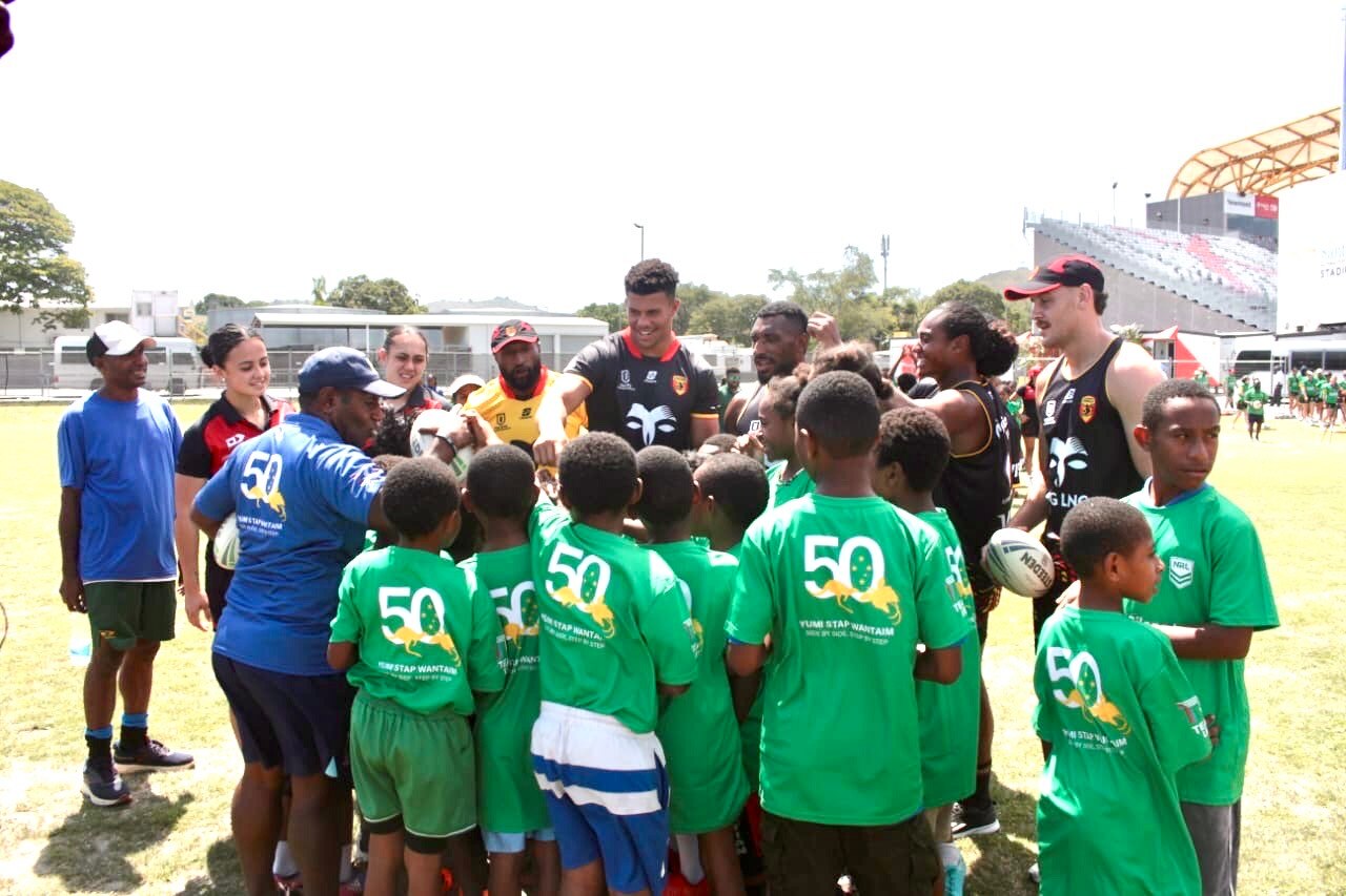PNG and Pacific rugby league stars pass on skills and life lessons to schoolkids