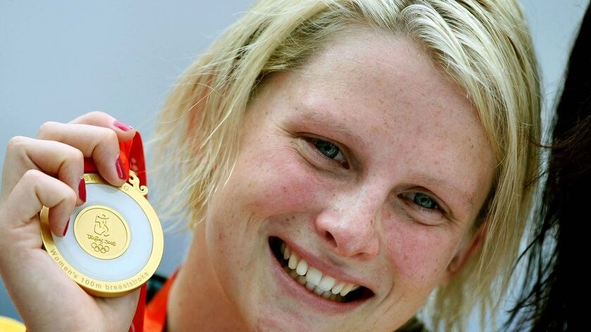 Leisel Jones poses with her gold medal