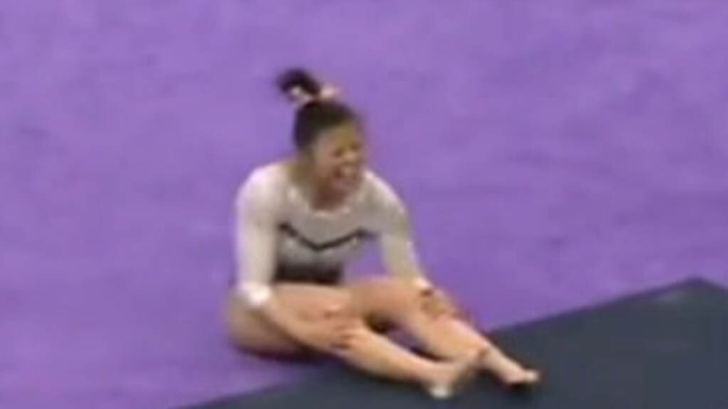 Samantha Cerio suffers double knee dislocation and possible broken legs