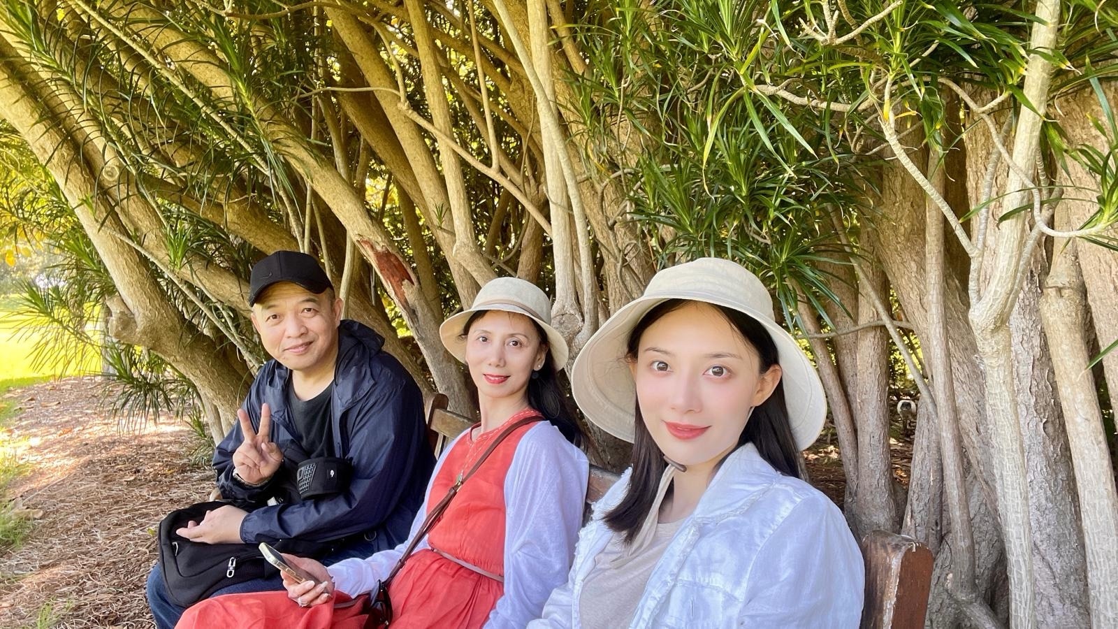 asia family