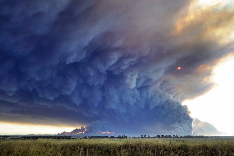 Smoke from the Dalyup Fire, one of three burning around Esperance.