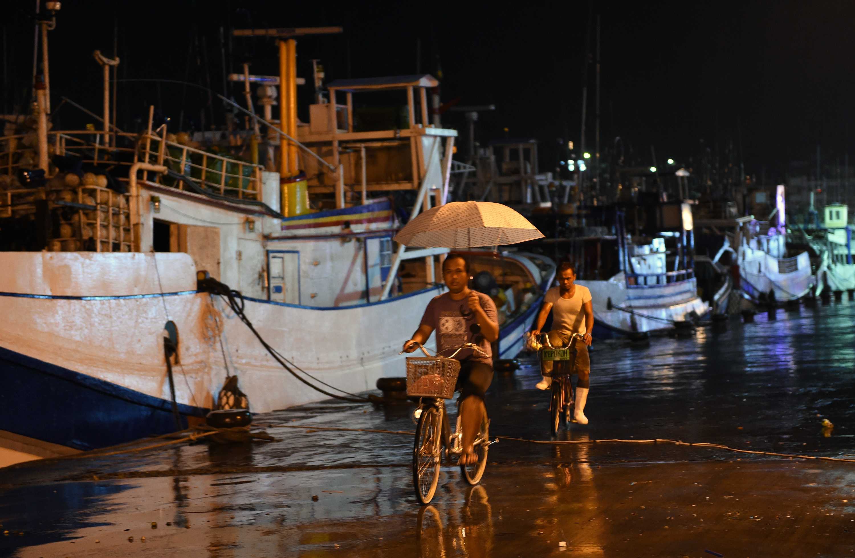 Typhoon Soudelor: Thousands evacuated as Taiwan prepares for strongest ...