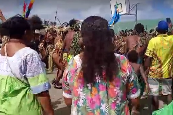 Kastom danis blong welkamim Solomon Islands Mcfest participnts long Port Vila