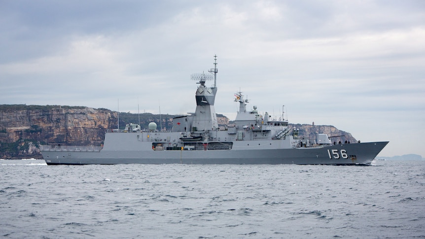 HMAS Toowoomba sailing